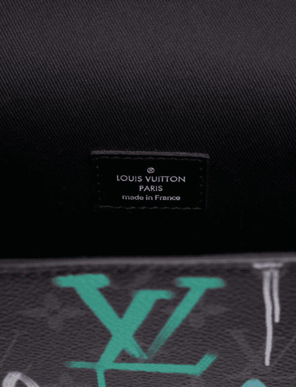 Louis Vuitton Steamer Wearable Wallet Graffiti Monogram Eclipse Canvas Shoulder Bag