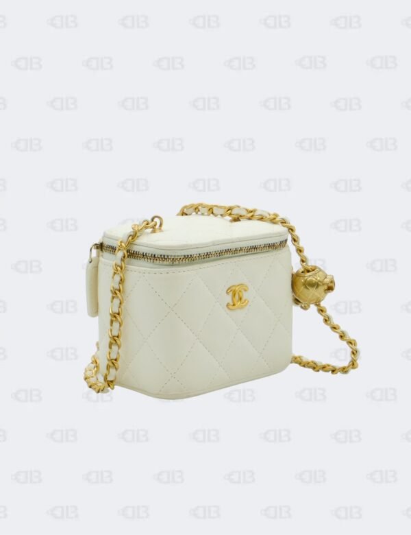 Chanel White Mini Vanity Case In Quilted Lambskin Leather