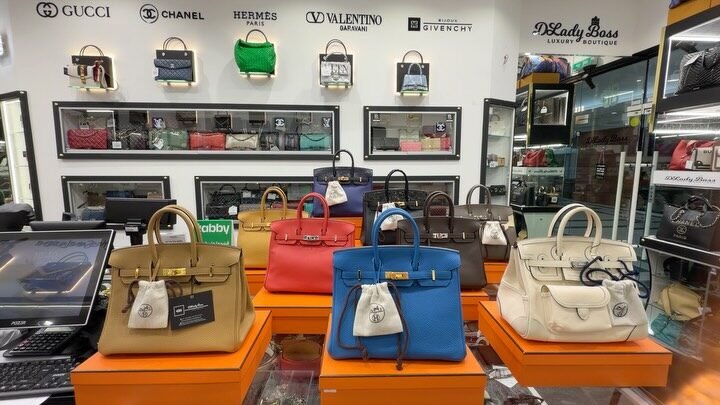 Instagram post from dladyboss_luxury_boutique. This post is in position 0.